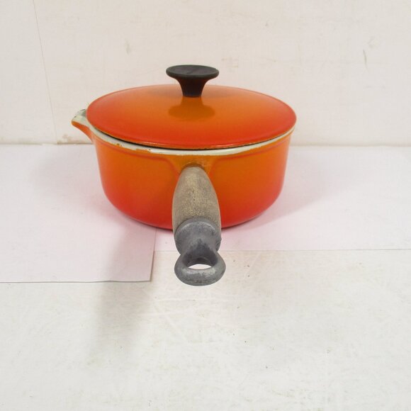Vintage LE CREUSET Wood-Handle Sauce Pot #18 Orange with Poor Spout France - Picture 2 of 10